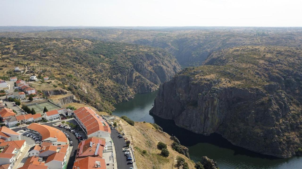 Pensao Vista Bela Hotel Miranda do Douro Kültér fotó