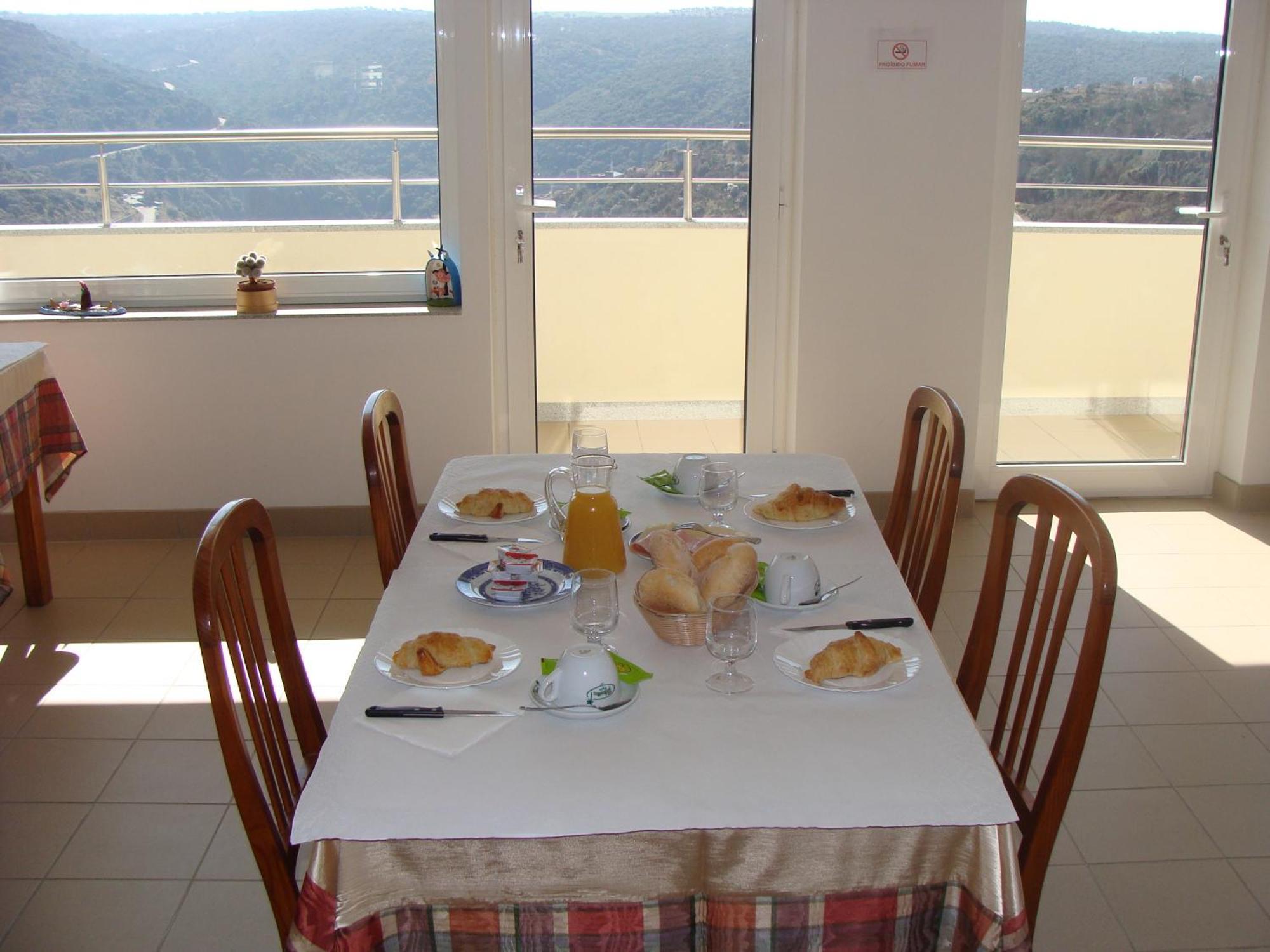 Pensao Vista Bela Hotel Miranda do Douro Kültér fotó